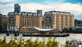 Klassenfahrt London: a&o-Docksland-London, Außenansicht