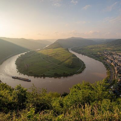 Mosel Flussschleife bei Bremm