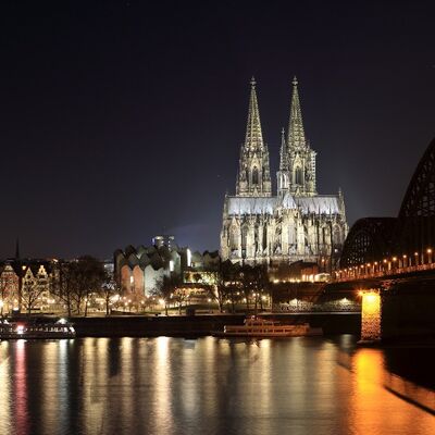 Klassenfahrt Köln - Rhein und Dom in Abendstimmung